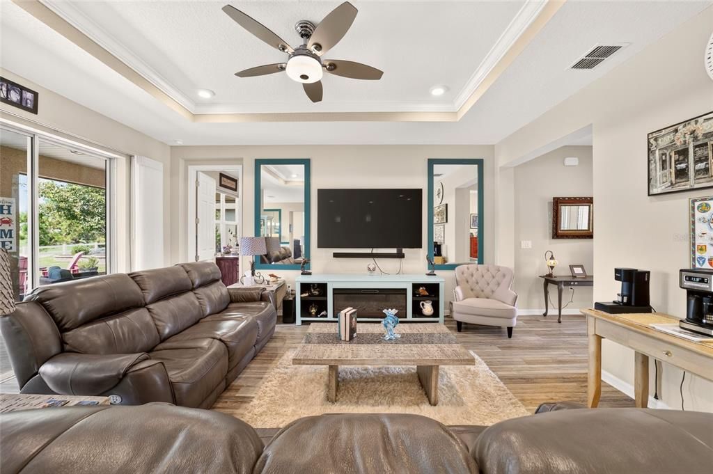 For Sale: $448,000 (2 beds, 2 baths, 1651 Square Feet)