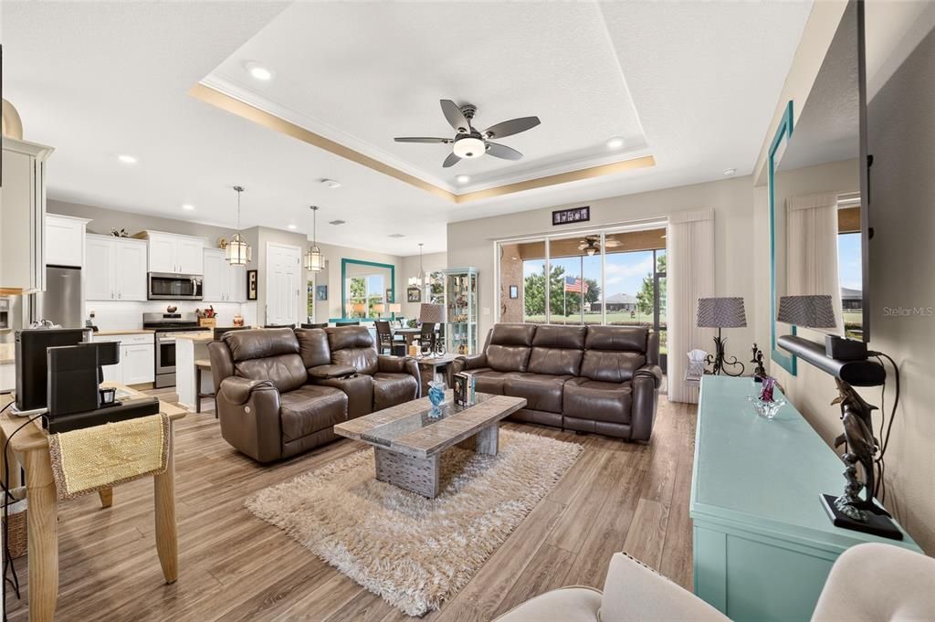 For Sale: $448,000 (2 beds, 2 baths, 1651 Square Feet)