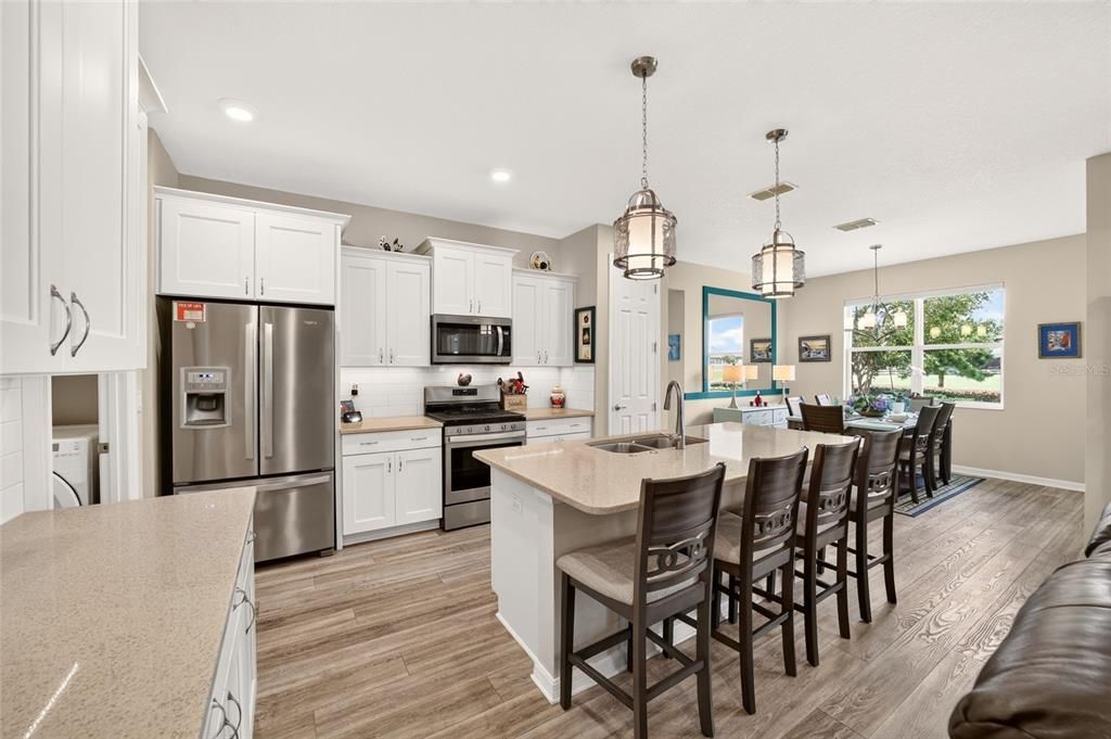 For Sale: $448,000 (2 beds, 2 baths, 1651 Square Feet)