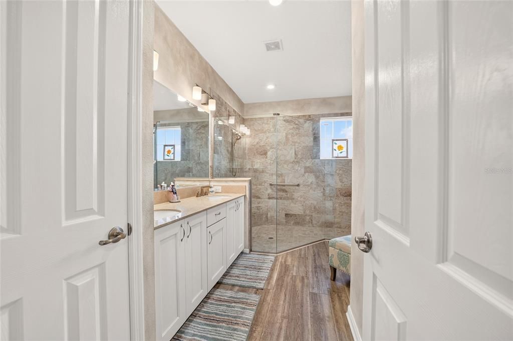 For Sale: $448,000 (2 beds, 2 baths, 1651 Square Feet)