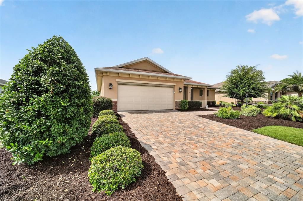 For Sale: $448,000 (2 beds, 2 baths, 1651 Square Feet)