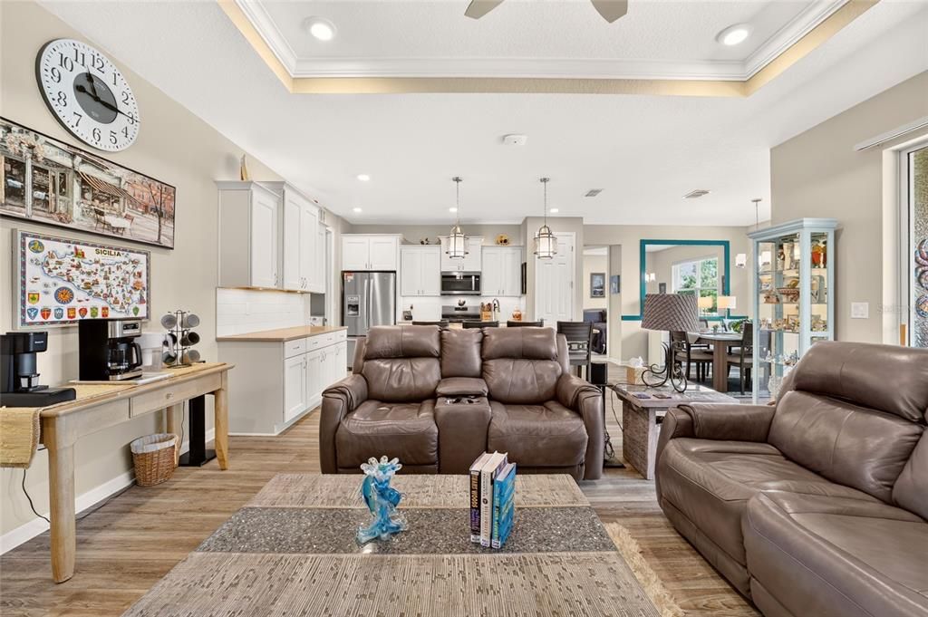 For Sale: $448,000 (2 beds, 2 baths, 1651 Square Feet)