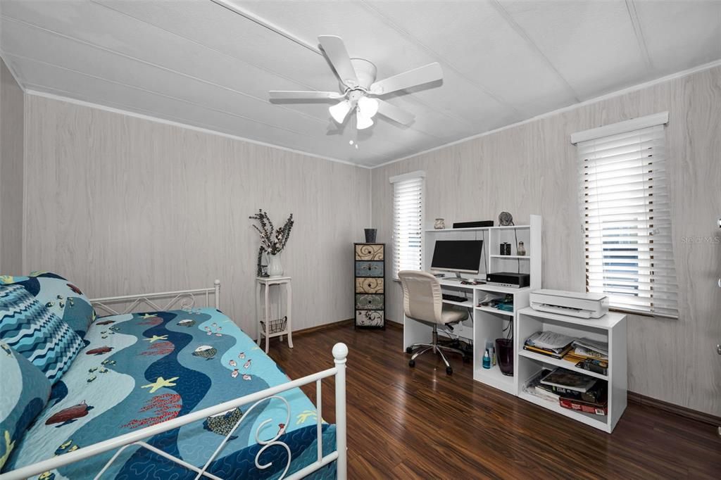 For Sale: $185,000 (3 beds, 2 baths, 1150 Square Feet)