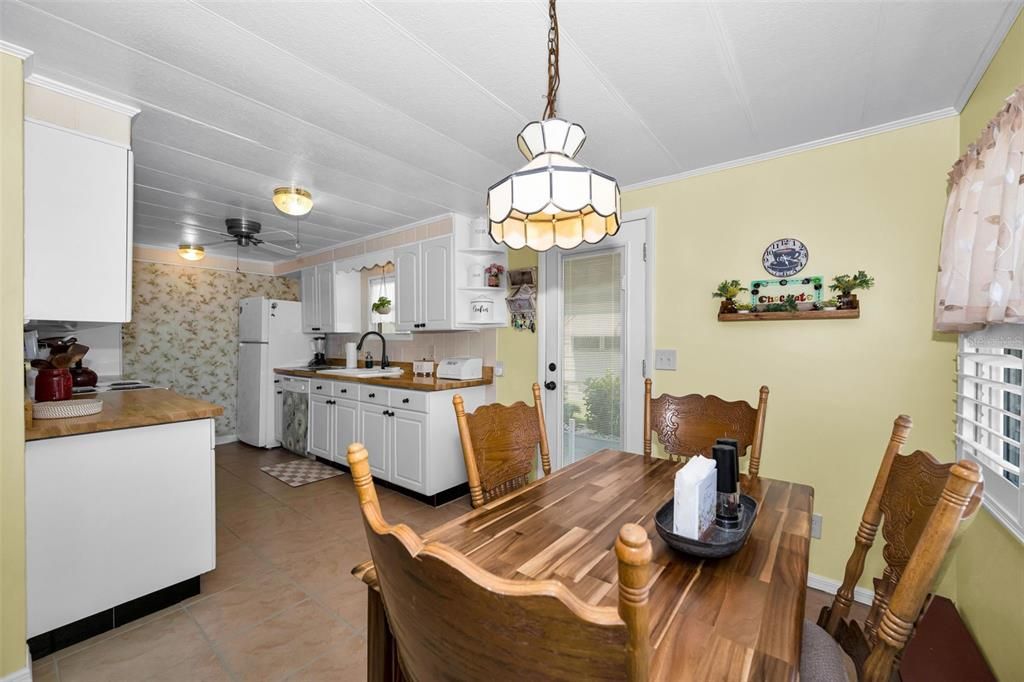 For Sale: $185,000 (3 beds, 2 baths, 1150 Square Feet)
