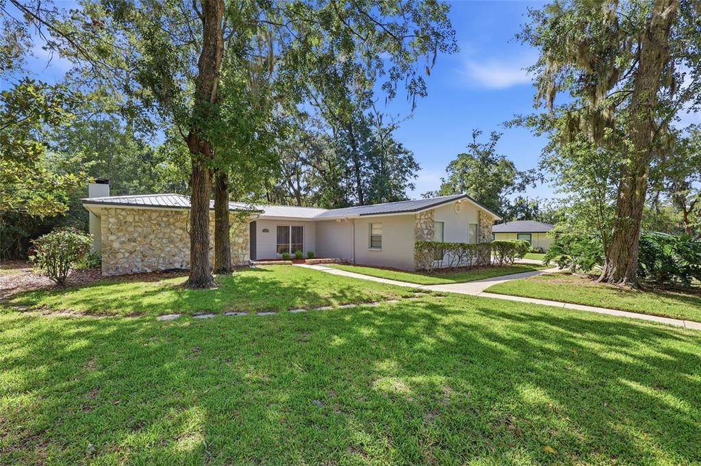 For Sale: $359,900 (4 beds, 2 baths, 1857 Square Feet)