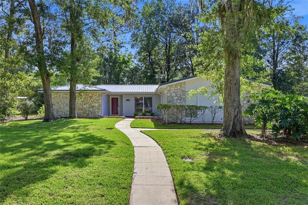 For Sale: $359,900 (4 beds, 2 baths, 1857 Square Feet)