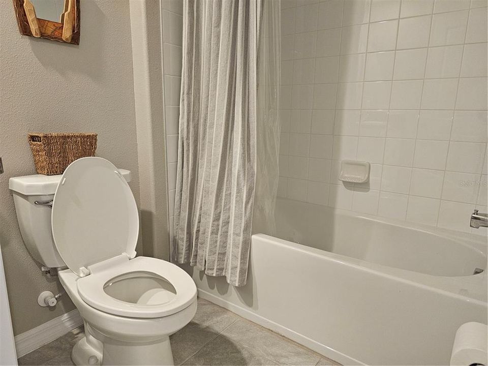 For Rent: $2,200 (3 beds, 2 baths, 1334 Square Feet)