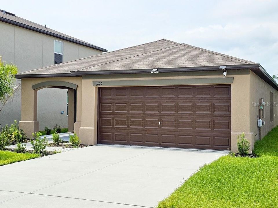 For Rent: $2,200 (3 beds, 2 baths, 1334 Square Feet)