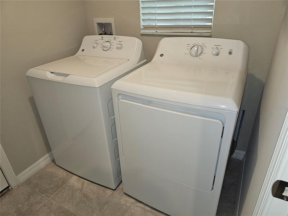 For Rent: $2,200 (3 beds, 2 baths, 1334 Square Feet)