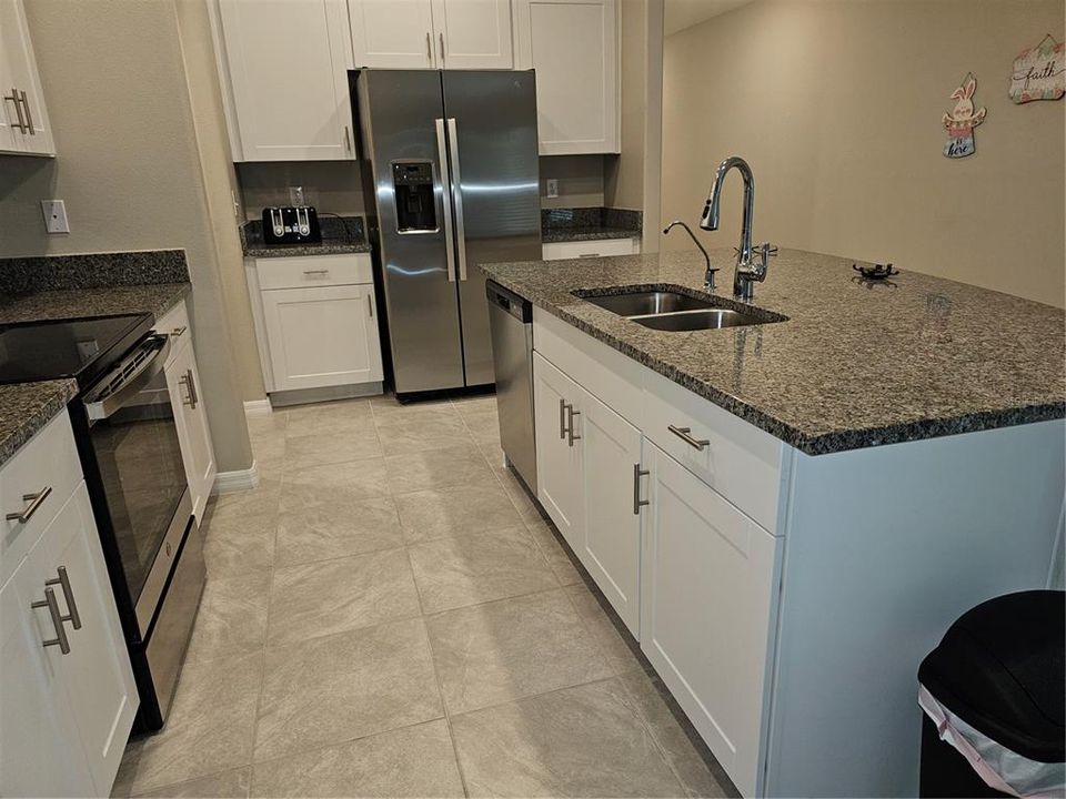 For Rent: $2,200 (3 beds, 2 baths, 1334 Square Feet)