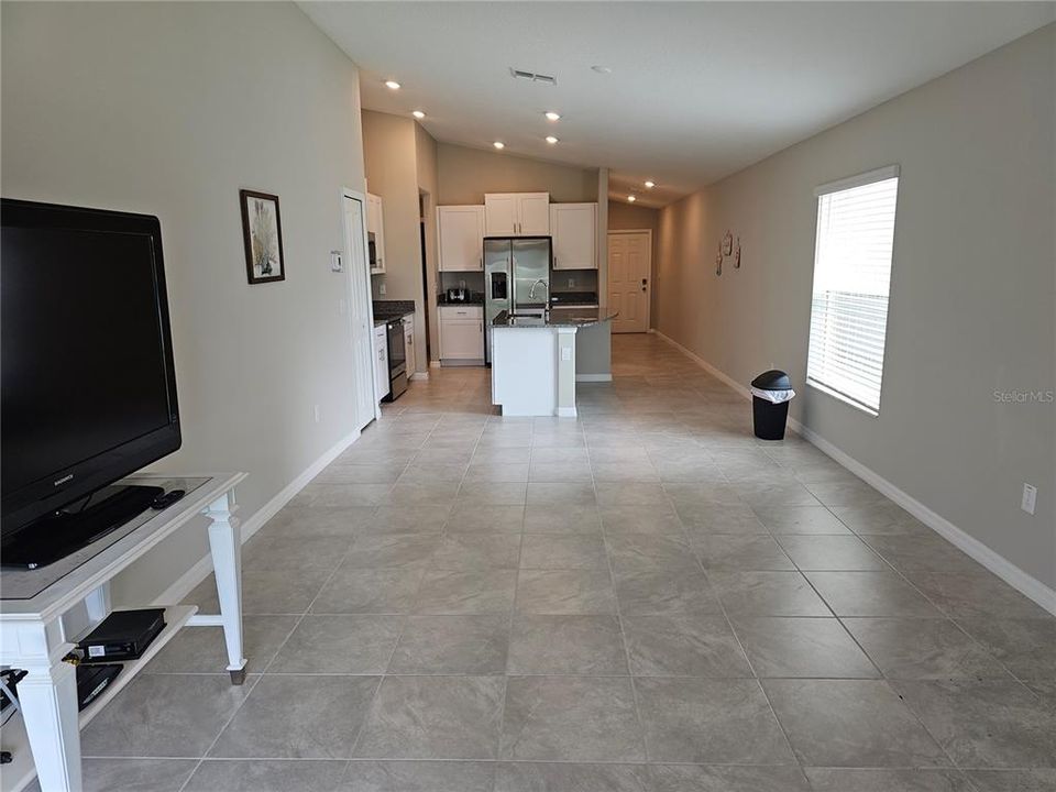 For Rent: $2,200 (3 beds, 2 baths, 1334 Square Feet)