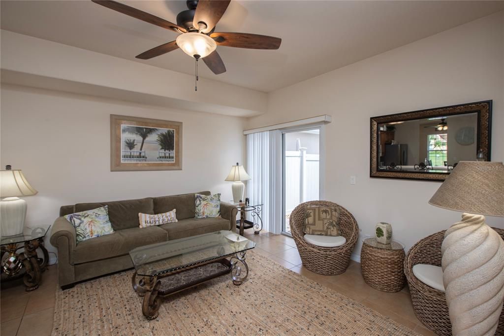 For Rent: $2,550 (2 beds, 2 baths, 1053 Square Feet)