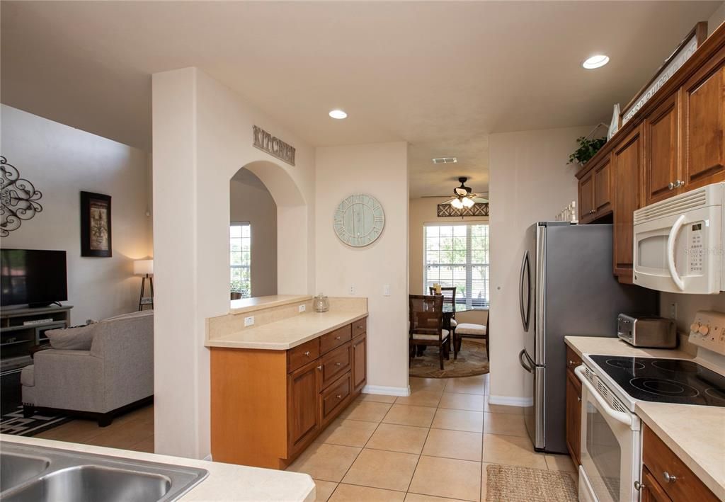 For Rent: $2,550 (2 beds, 2 baths, 1053 Square Feet)