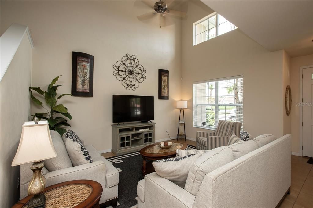 For Rent: $2,550 (2 beds, 2 baths, 1053 Square Feet)