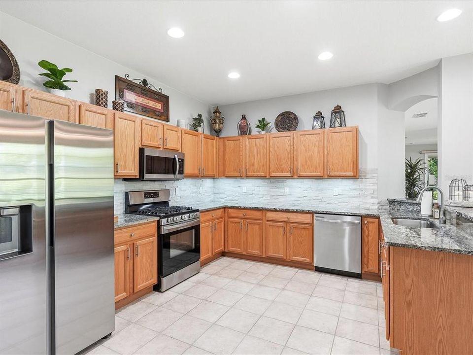 For Sale: $299,900 (2 beds, 2 baths, 1508 Square Feet)