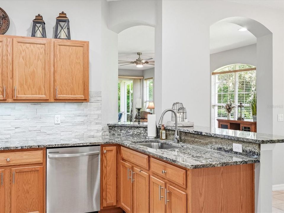For Sale: $299,900 (2 beds, 2 baths, 1508 Square Feet)