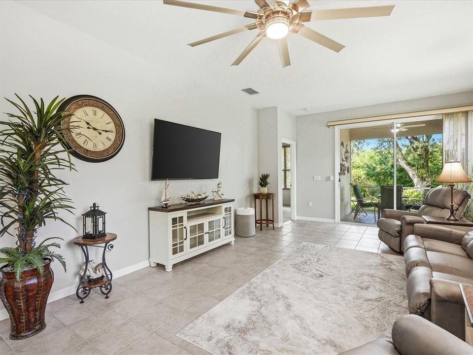 For Sale: $299,900 (2 beds, 2 baths, 1508 Square Feet)