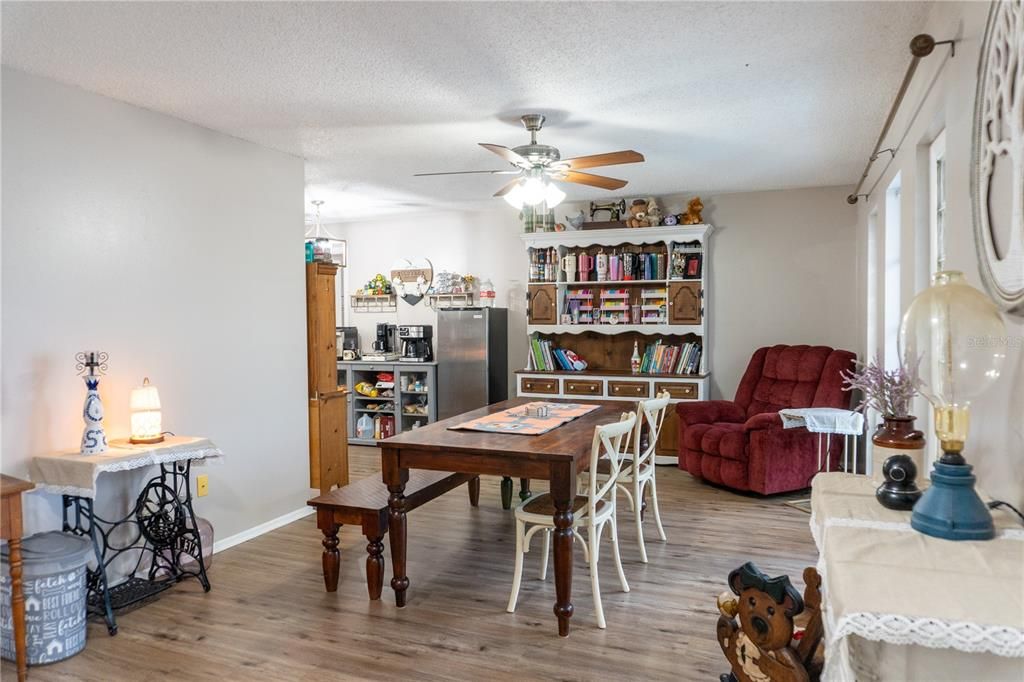 For Sale: $500,000 (3 beds, 2 baths, 1686 Square Feet)