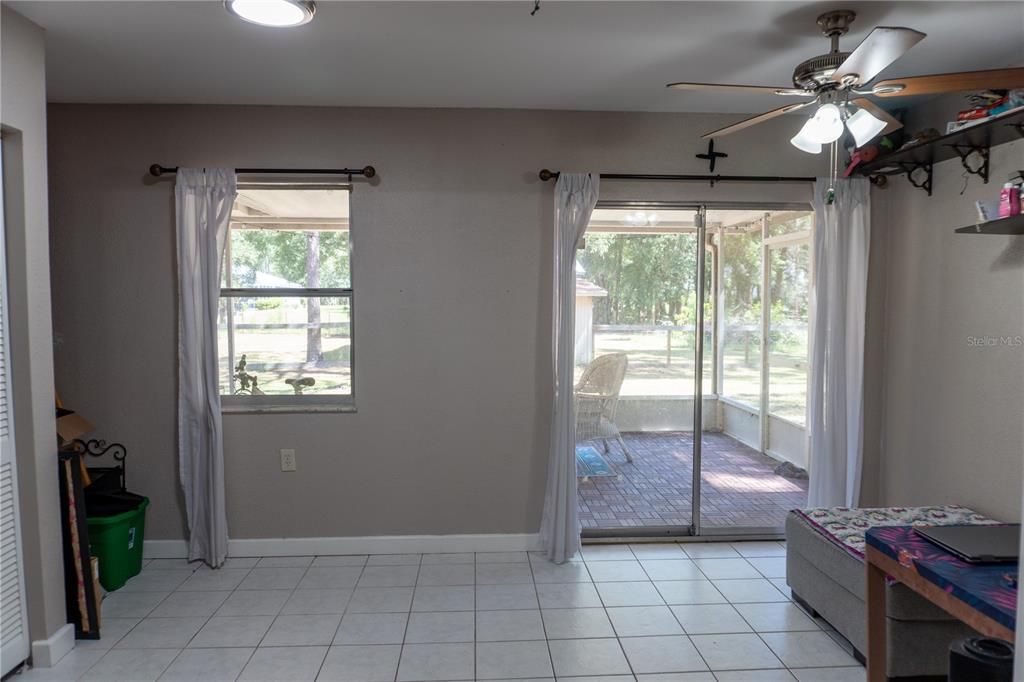 For Sale: $500,000 (3 beds, 2 baths, 1686 Square Feet)