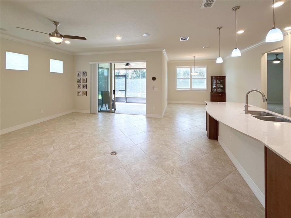 For Sale: $350,000 (2 beds, 2 baths, 1865 Square Feet)