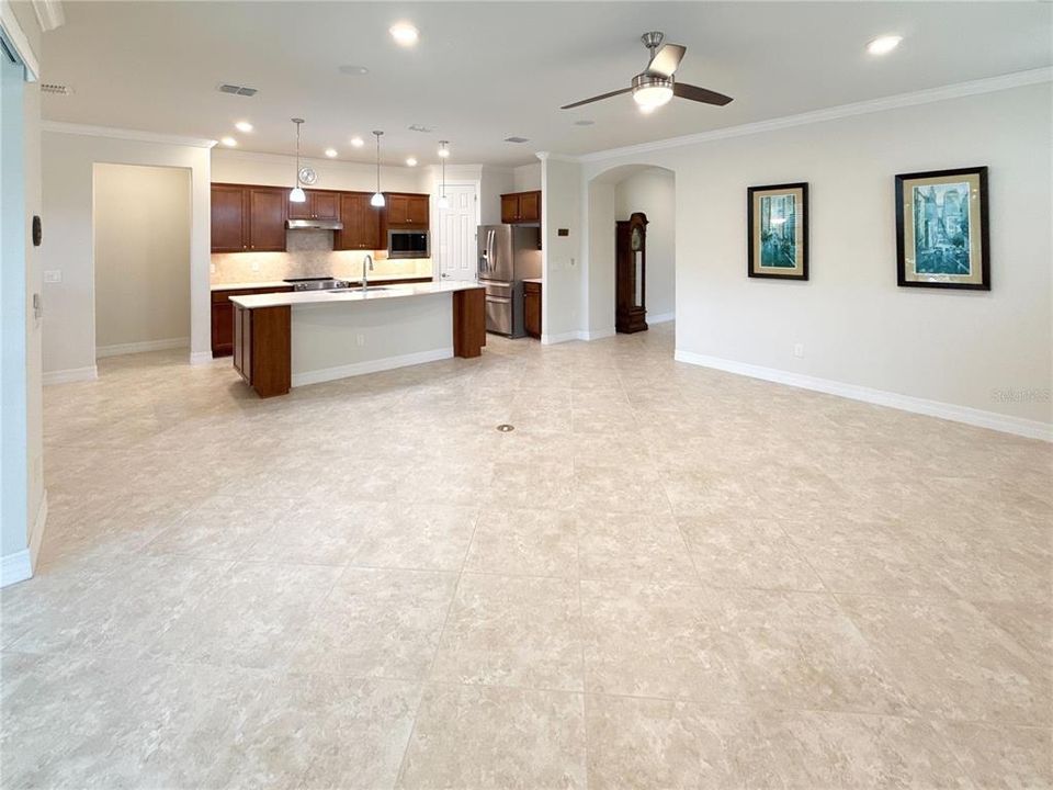 For Sale: $350,000 (2 beds, 2 baths, 1865 Square Feet)