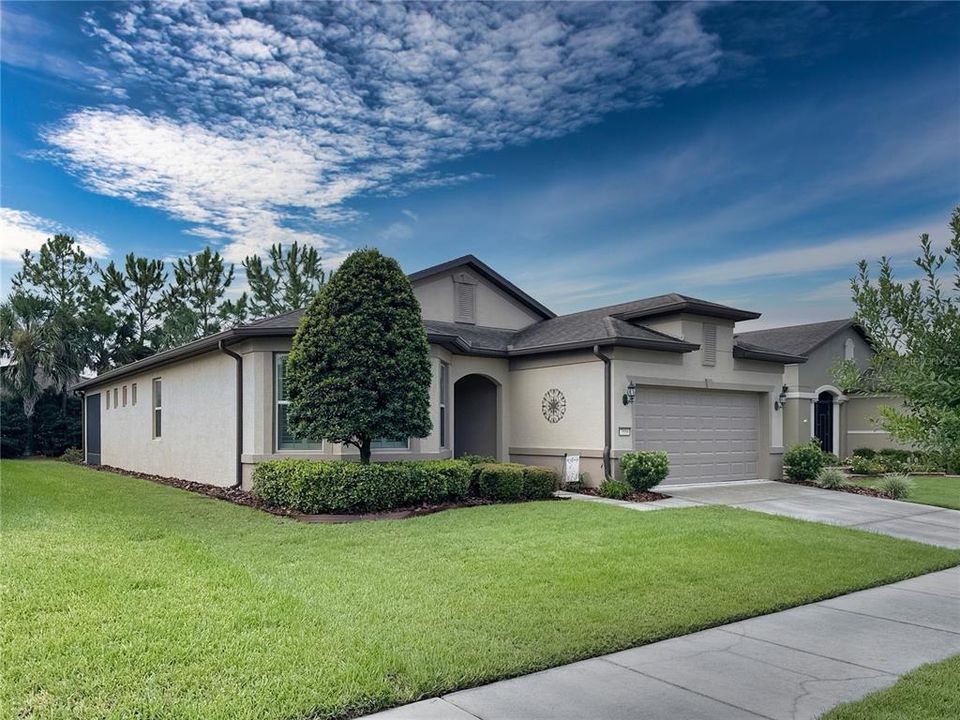 For Sale: $350,000 (2 beds, 2 baths, 1865 Square Feet)