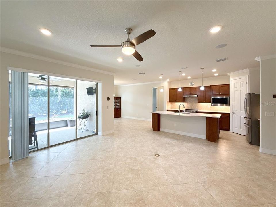 For Sale: $350,000 (2 beds, 2 baths, 1865 Square Feet)