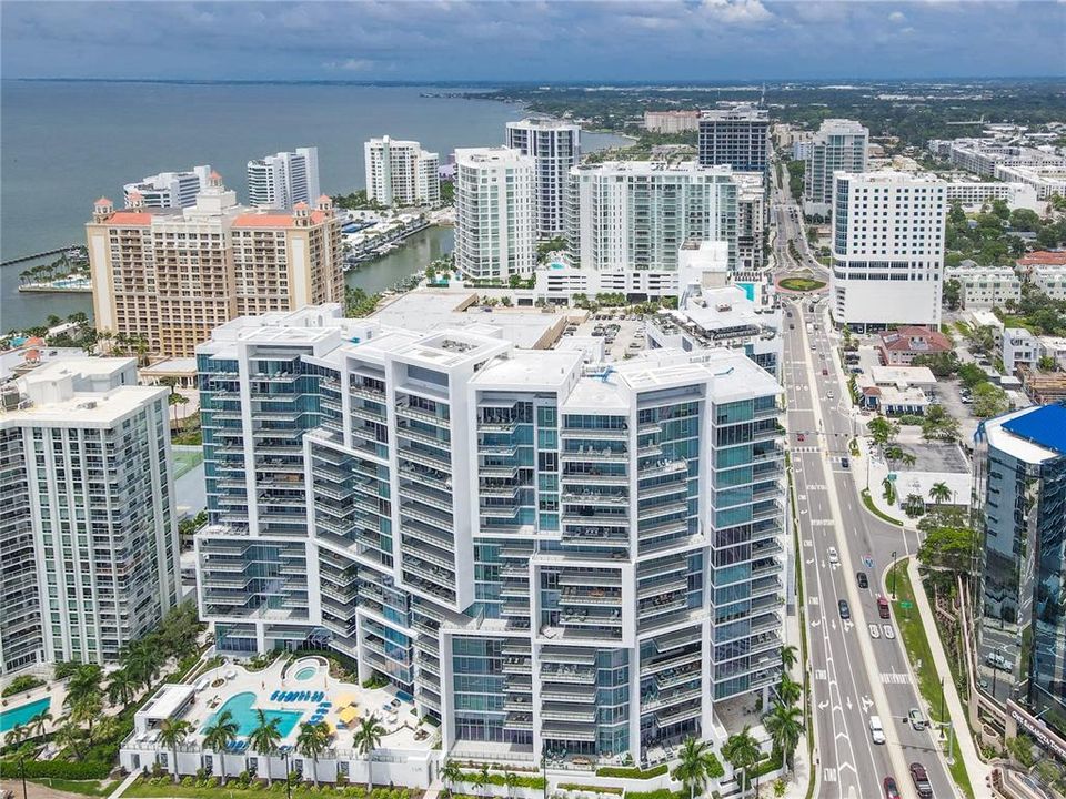 На продажу: $1,750,000 (2 спален, 2 ванн, 1770 Квадратных фут)