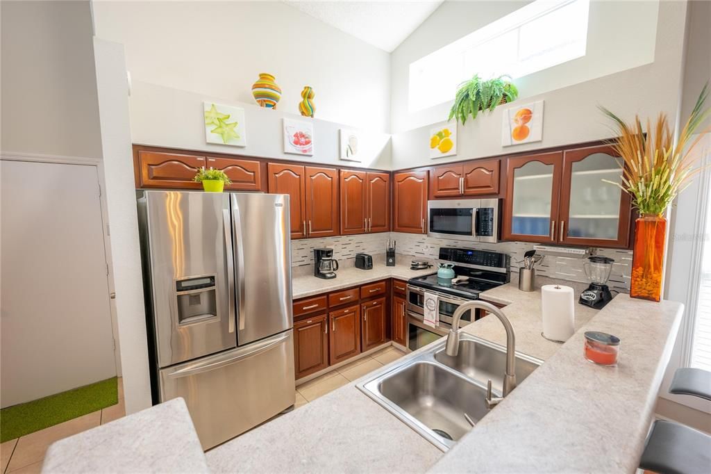 For Sale: $607,400 (4 beds, 2 baths, 2044 Square Feet)
