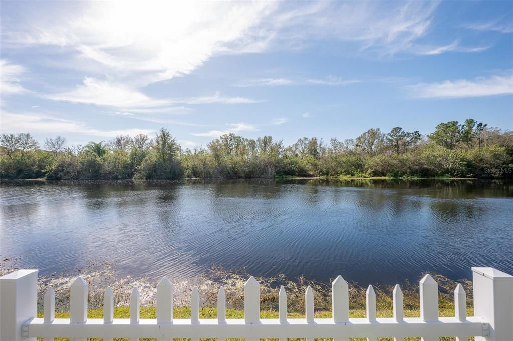 For Sale: $607,400 (4 beds, 2 baths, 2044 Square Feet)