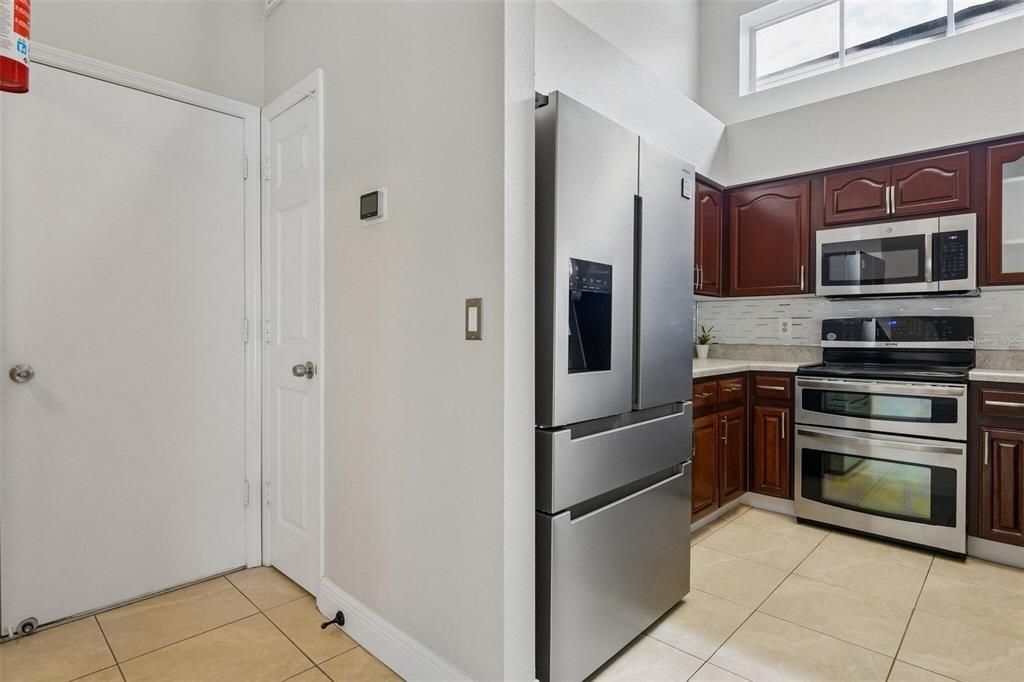 For Sale: $607,400 (4 beds, 2 baths, 2044 Square Feet)