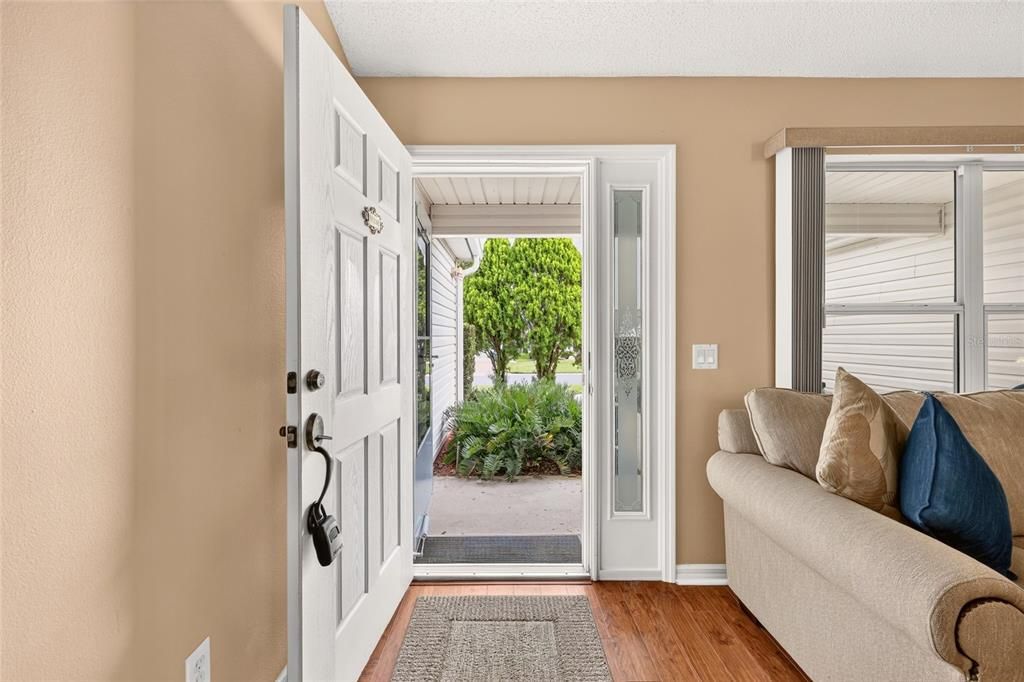 For Sale: $374,000 (3 beds, 2 baths, 1527 Square Feet)
