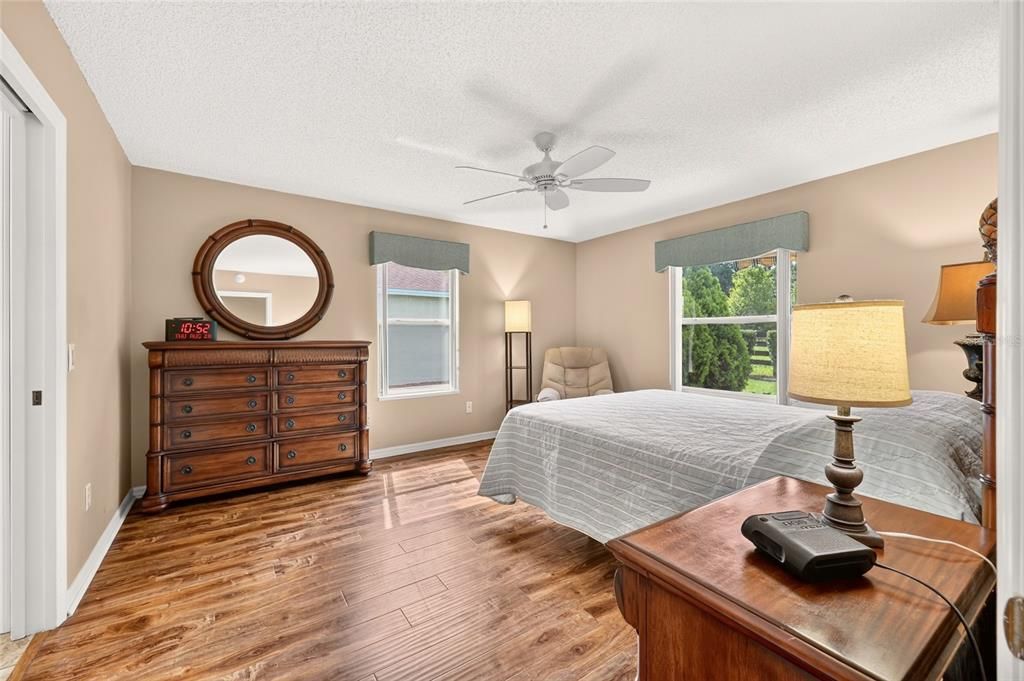 For Sale: $374,000 (3 beds, 2 baths, 1527 Square Feet)