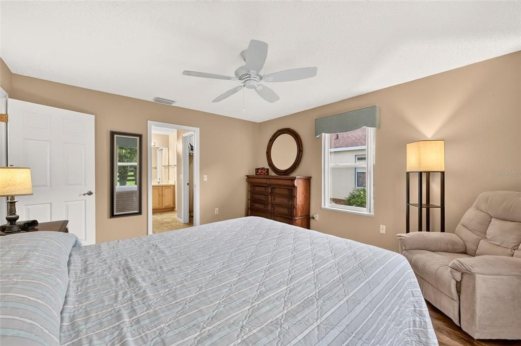 For Sale: $374,000 (3 beds, 2 baths, 1527 Square Feet)