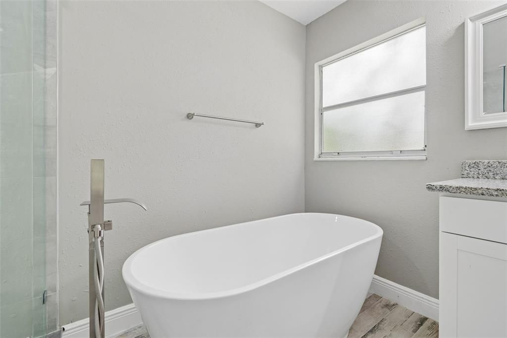 На продажу: $369,900 (4 спален, 2 ванн, 2380 Квадратных фут)