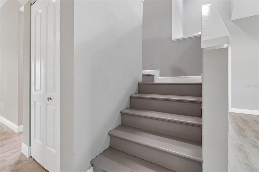 На продажу: $369,900 (4 спален, 2 ванн, 2380 Квадратных фут)