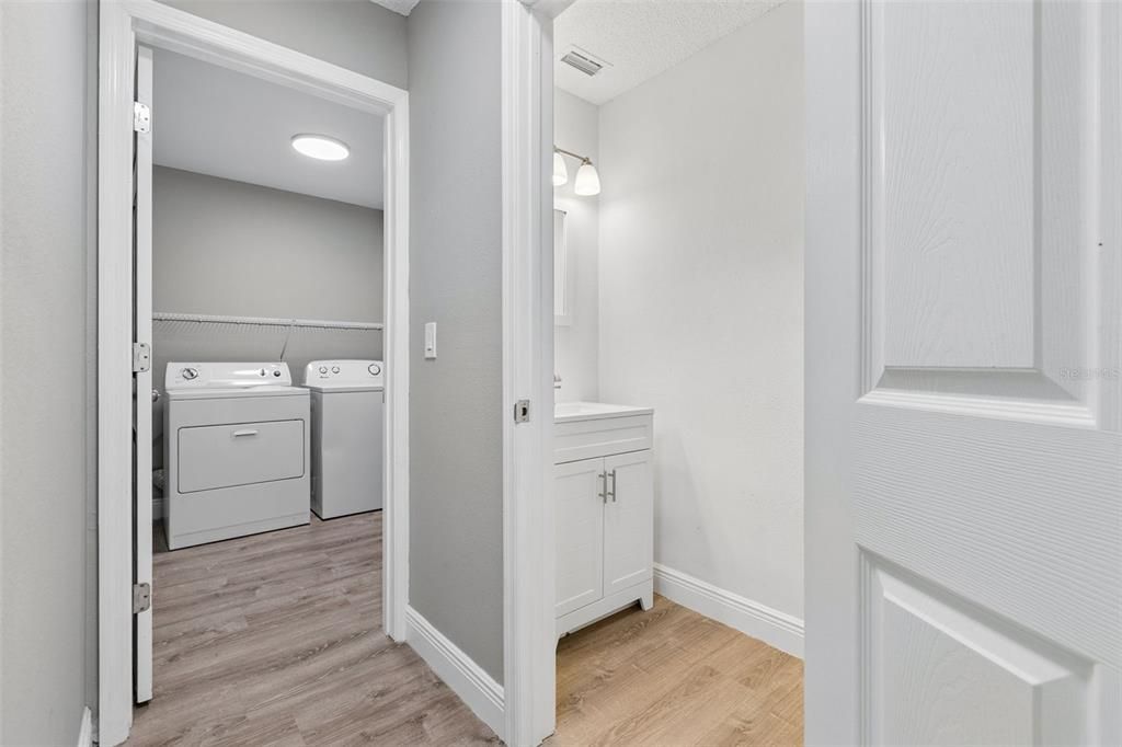 На продажу: $369,900 (4 спален, 2 ванн, 2380 Квадратных фут)