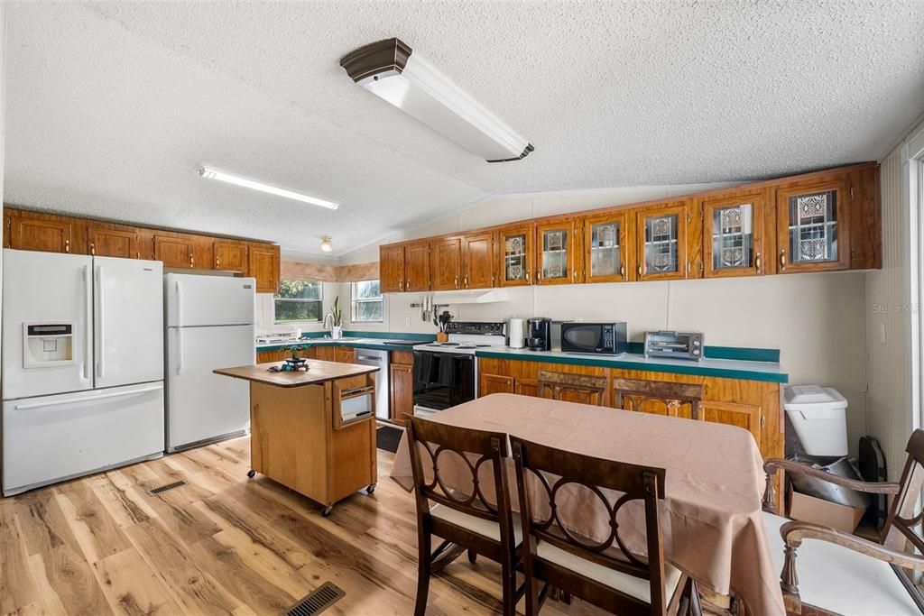 For Sale: $795,000 (3 beds, 2 baths, 1680 Square Feet)