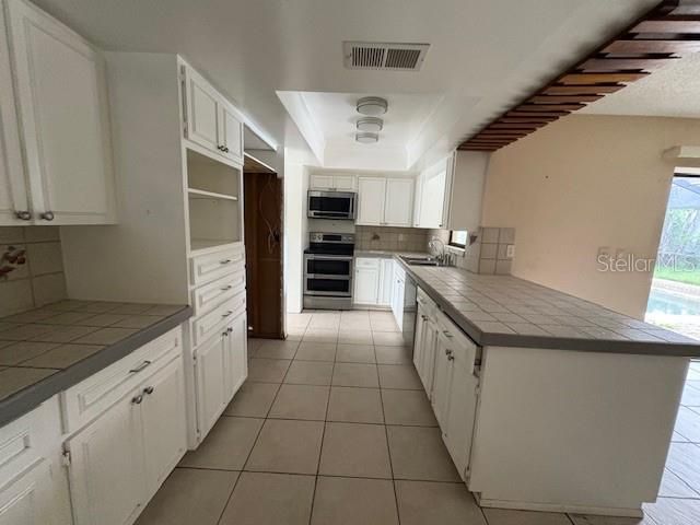 For Sale: $454,000 (4 beds, 3 baths, 2497 Square Feet)