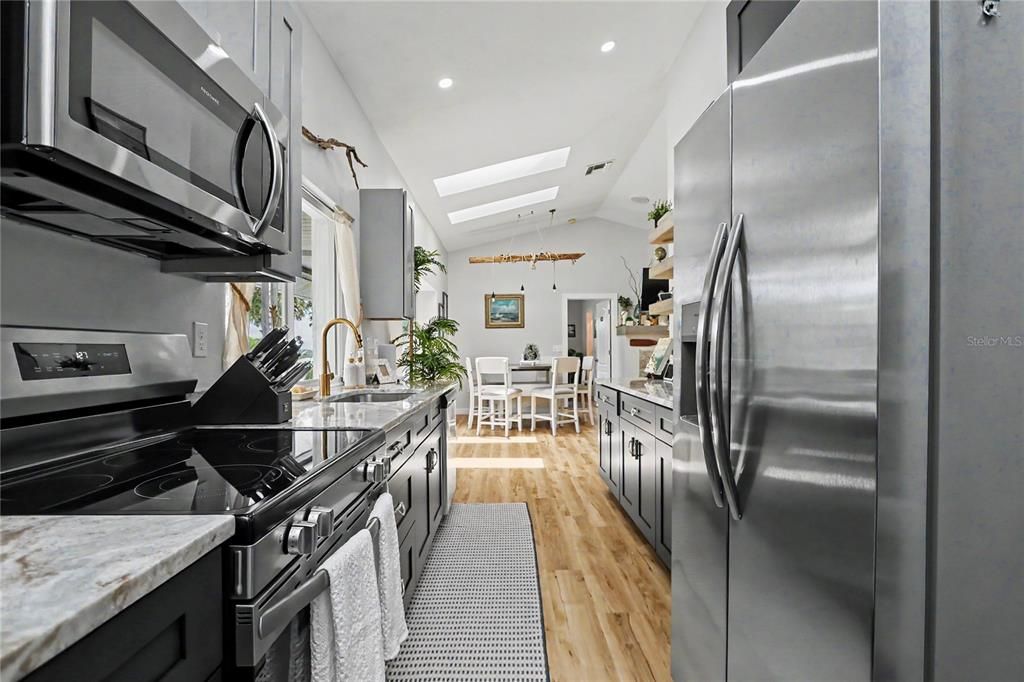 For Rent: $4,500 (3 beds, 3 baths, 1125 Square Feet)