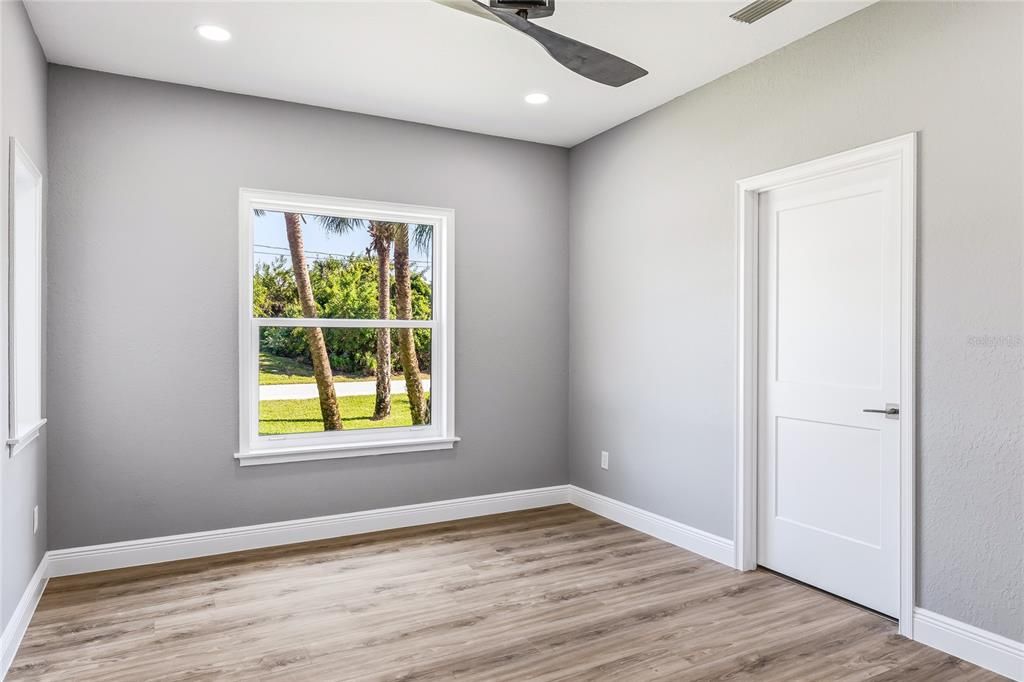 For Sale: $999,999 (4 beds, 3 baths, 2327 Square Feet)