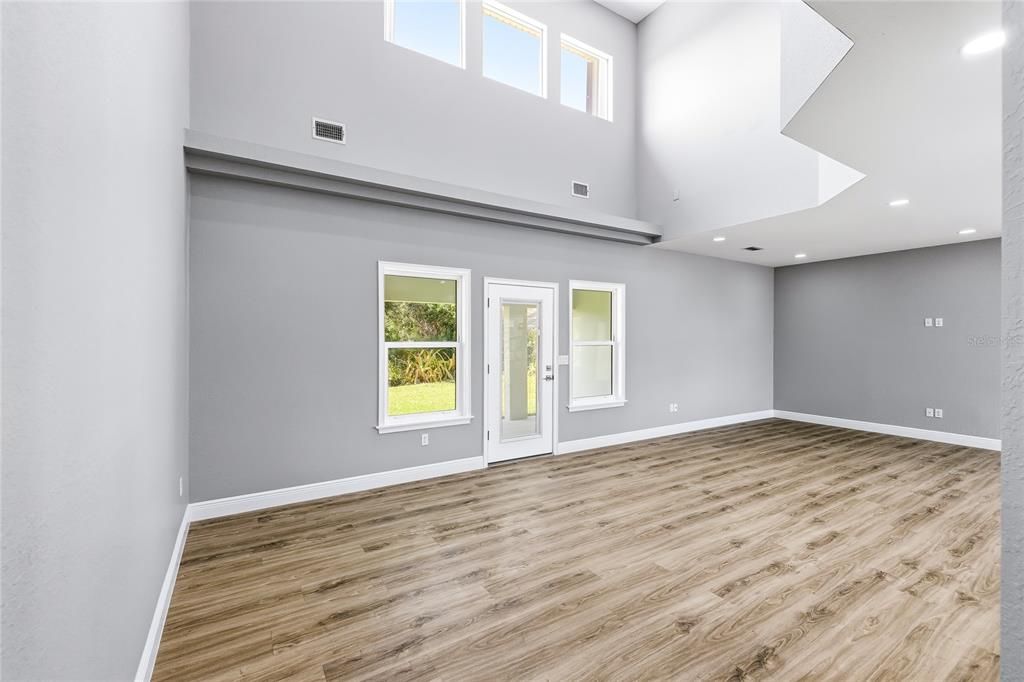 For Sale: $999,999 (4 beds, 3 baths, 2327 Square Feet)