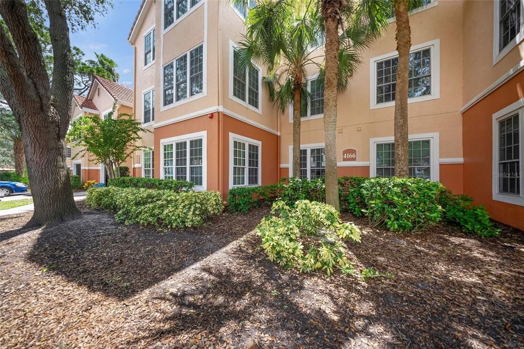 For Sale: $219,000 (2 beds, 2 baths, 1209 Square Feet)