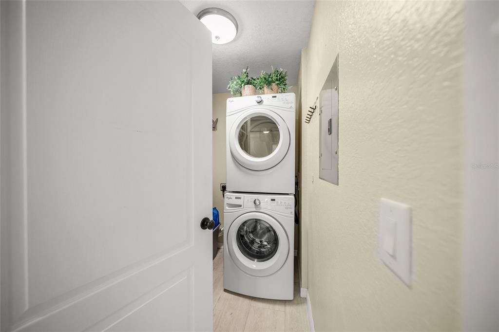 For Sale: $219,000 (2 beds, 2 baths, 1209 Square Feet)
