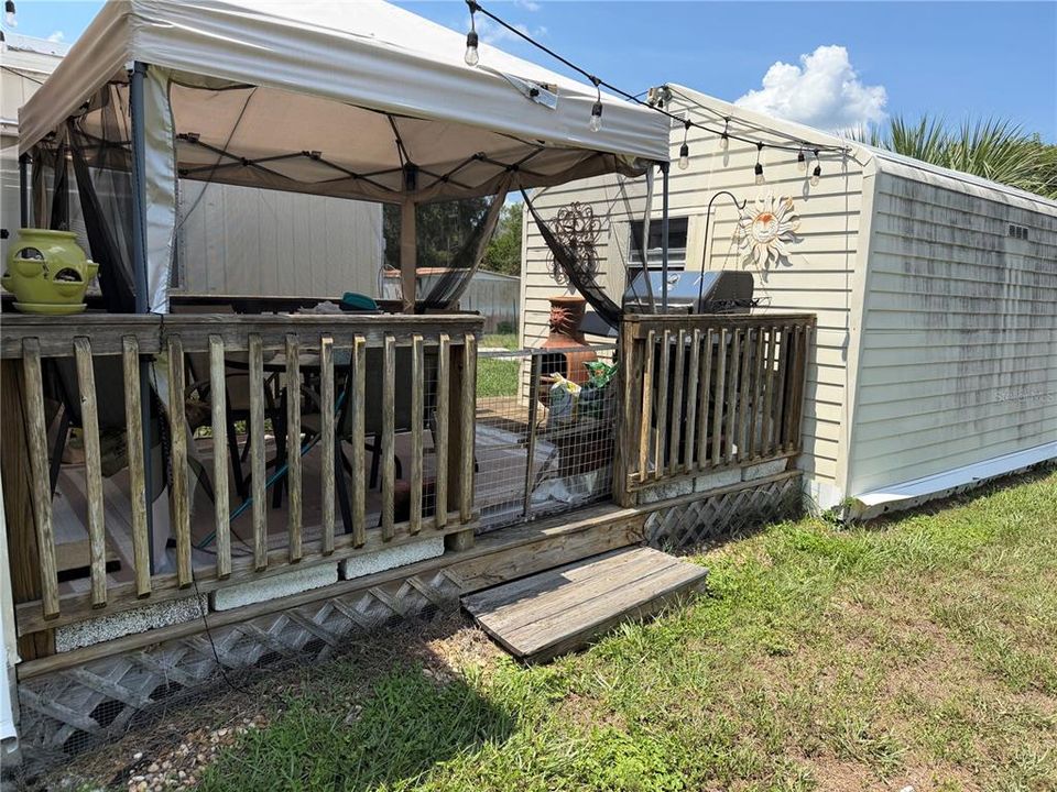На продажу: $119,900 (2 спален, 2 ванн, 1152 Квадратных фут)