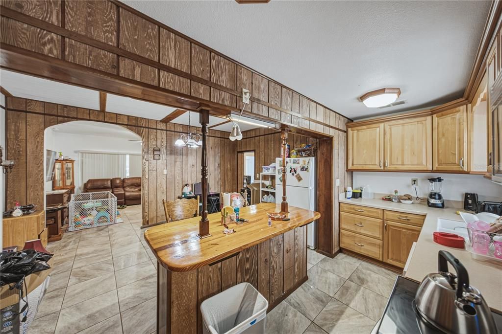 На продажу: $257,900 (3 спален, 2 ванн, 1745 Квадратных фут)