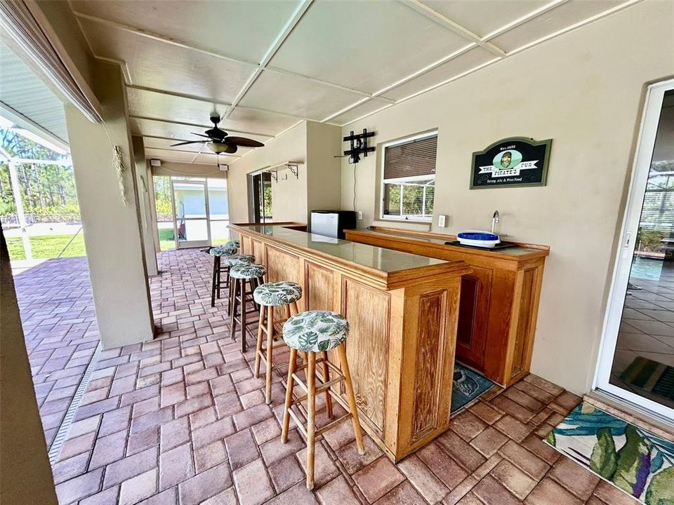 For Rent: $2,800 (3 beds, 2 baths, 1458 Square Feet)