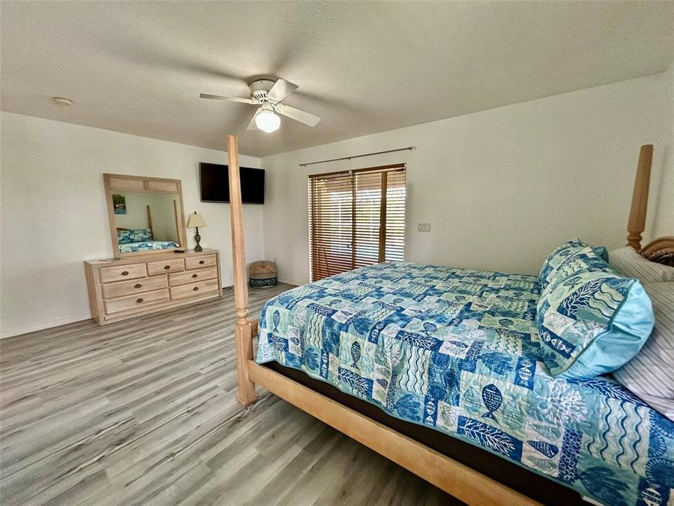 For Rent: $2,800 (3 beds, 2 baths, 1458 Square Feet)