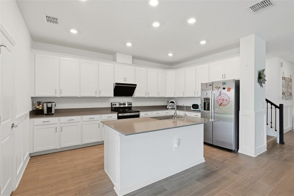 For Rent: $3,600 (4 beds, 4 baths, 2718 Square Feet)