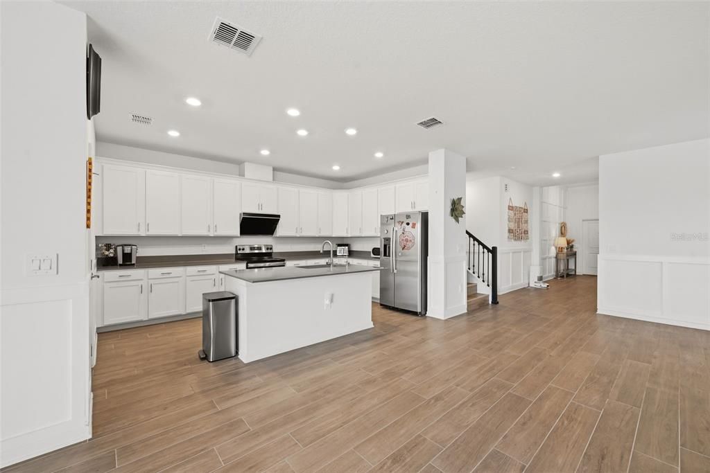 For Rent: $3,600 (4 beds, 4 baths, 2718 Square Feet)
